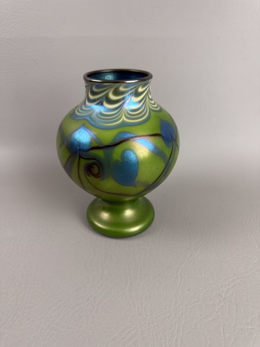 Orient & Flume Iridescent Green & Blue Heart & Vine Vase 6 1/2" Circa 1977
