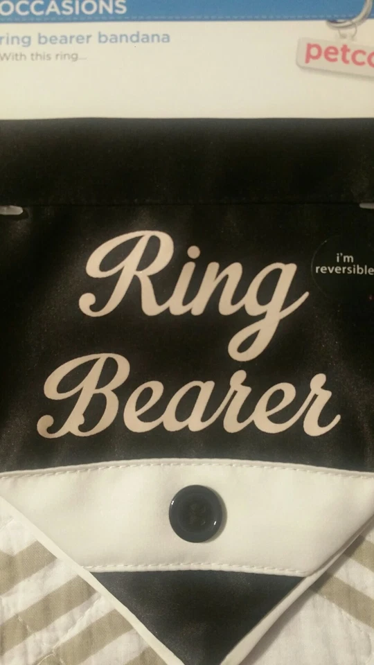 Nuevo con etiquetas Bandana reversible negra Petco S/M anillo portador/portador bling perro boda Foto 3 de 4