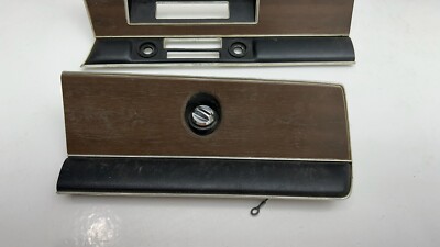 ハリソンさん専用 1972-1976 Mopar Chrysler A Body Woodgrain Radio Dash Bezel