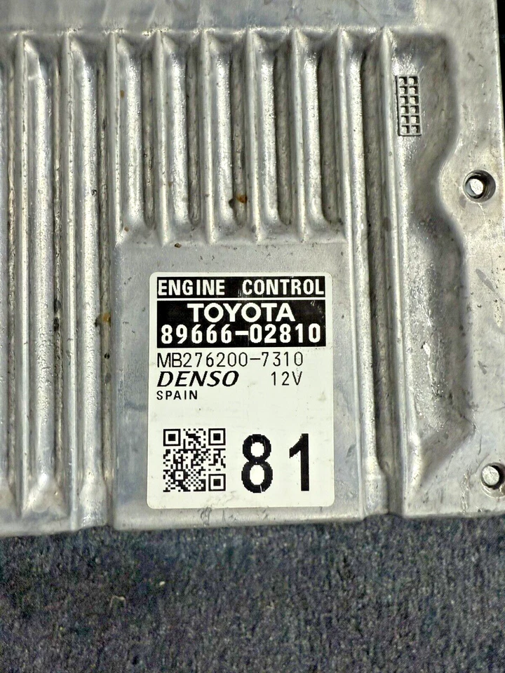 ECU CALCULATEUR MOTEUR TOYOTA AURIS  1.8i 89666-02810 MB276200-7310  A DECODER - Photo 2/4