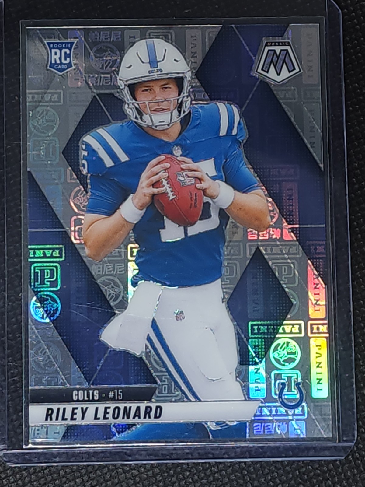 2025 Panini Mosaic Riley Leonard #372 Silver Knight Prizm RC /149 Colts