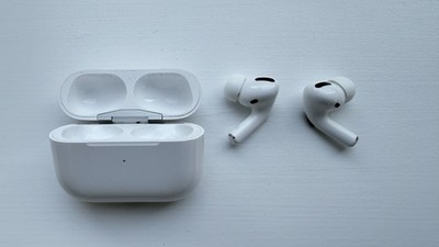 Apple AirPods Pro with MagSafe Wireless Charging Case - White