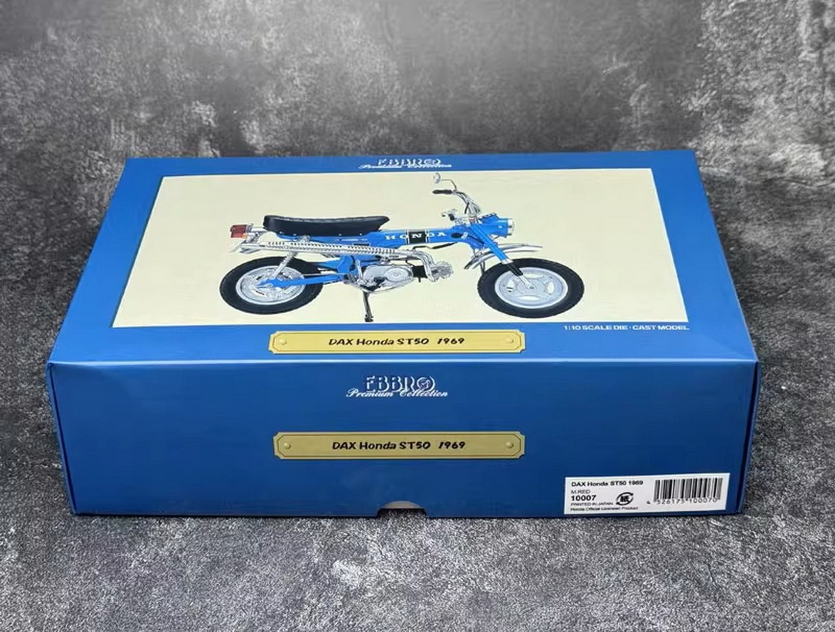 EBBRO 1/10 Scale Honda DAX ST50 1969 Blue Motorcycle Diecast Model