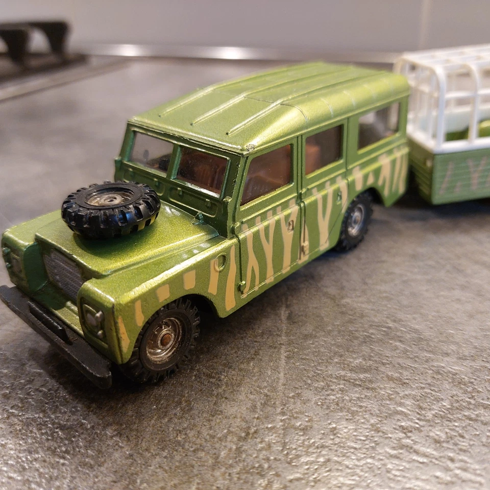 Corgi Gift Set 36 - Tarzan Land Rover 109 + Carrello + Gommone e carrello NO BOX - Immagine 3 di 4