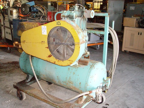 QUINCY 340 Portable Air Compressor 120 Gal. Horizontal Tank - Picture 2 of 7