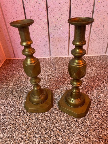 A Pair Of Victorian Brass Candlesticks In The Desirable King Of Diamonds Pattern