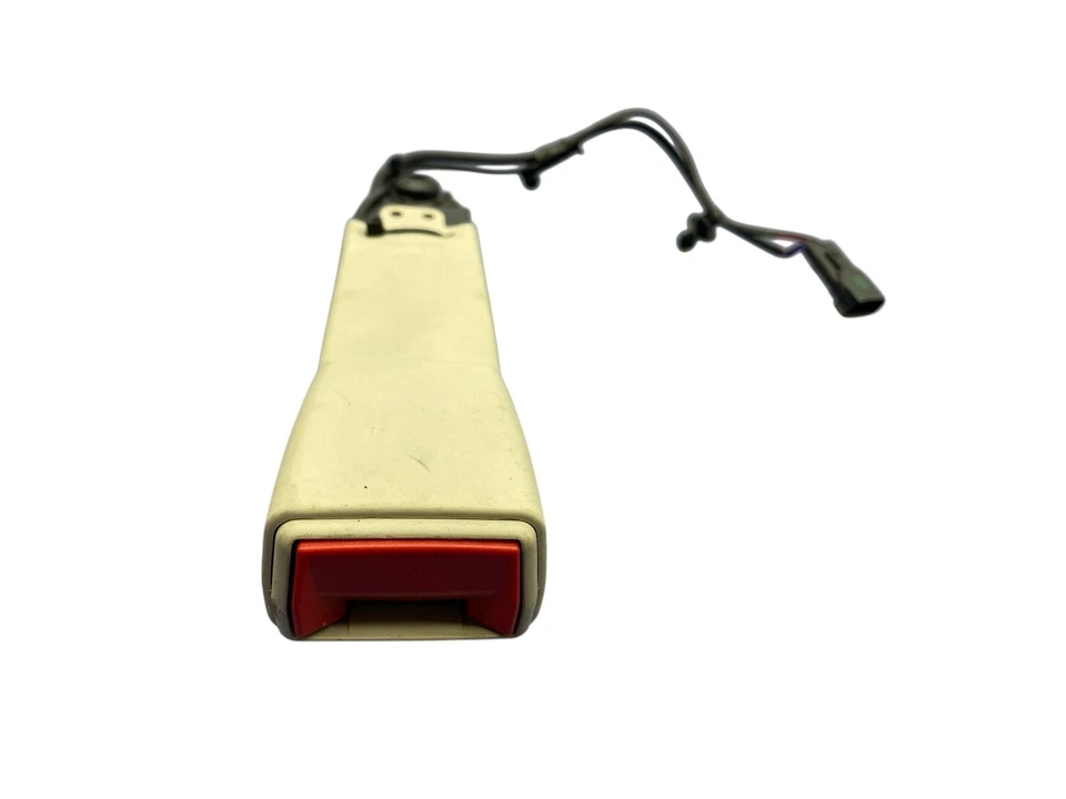 Ford Explorer 2020-2024 OEM hebilla de cinturón de seguridad delantero derecho *manchas ligeras* Foto 2 de 4