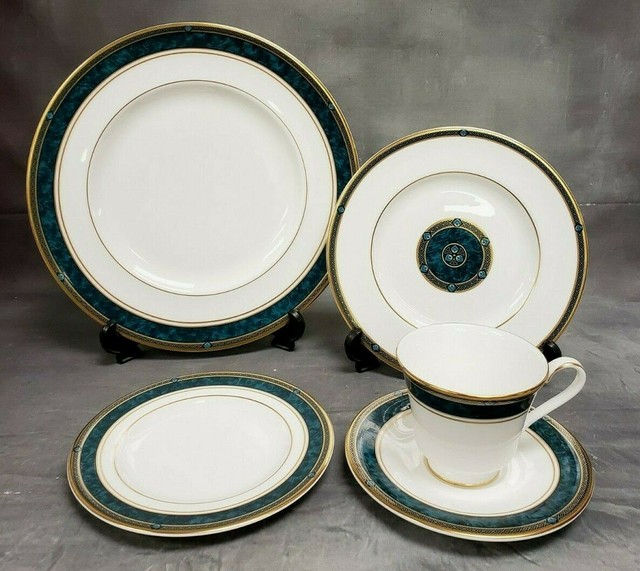 Royal Doulton 5piece Place Setting BILTMORE H5189 Dinner Salad Bread