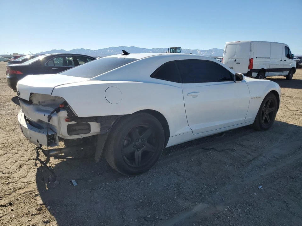 Conjunto de puerta delantera derecha usado se adapta a: Chevrolet Camaro Cpe 2011 delantero derecho Foto 4 de 4