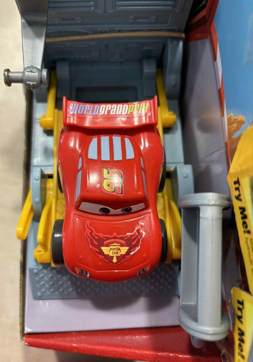 2012 Imaginext Cars 2 Race Around the World Lightning McQueen and