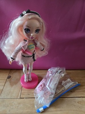 1x Rainbow High Puppe Bella Parker Doll - Vollständig