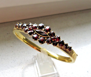 Antikes Jugendstil Tombak Armband goldfarben 19 x Granat Granate florales Dekor