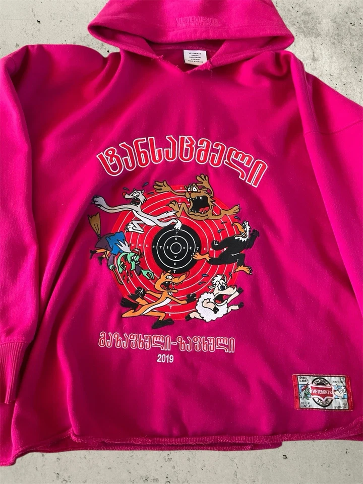 Sudadera con capucha rosa de realidad aumentada Vetements Foto 2 de 4