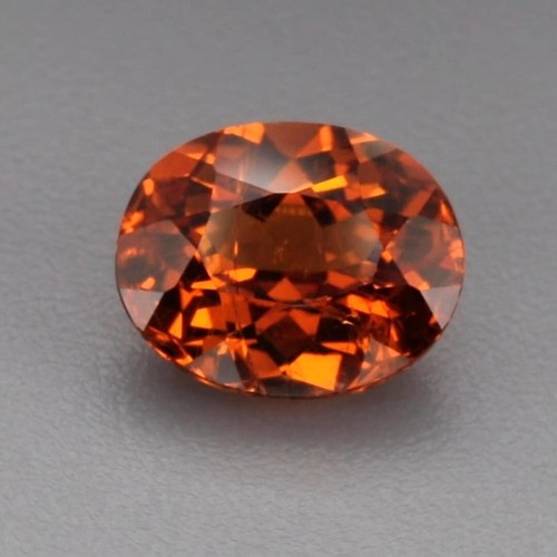 Granato Spessartite Lucente 2,02 carati Vivid Fanta Arancione 22062251 - Foto 1 di 5