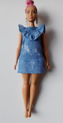 Barbie Fashionista #95 Curvy Pink Hair Denim Dress FJF55 2018
