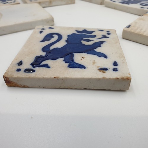 12 schöne alte kleine Fliesen Olambrillas Azulejos Steinzeug emailliert Löwendekor - Bild 6 von 18