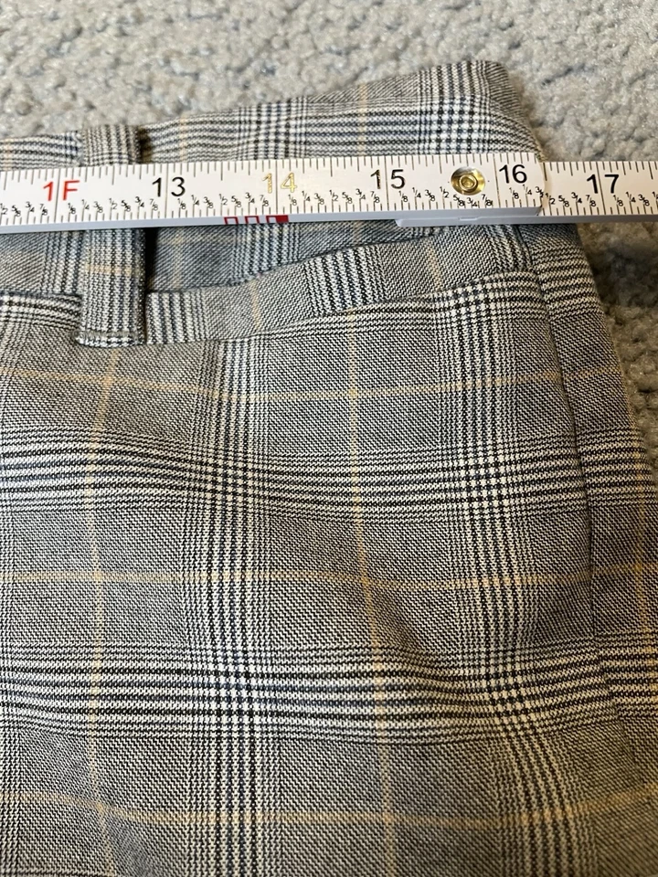 Banana Republic Ryan Fit Pants Women’s 6 Flared Leg Gray Plaid Career Low Rise - Image 4 of 4