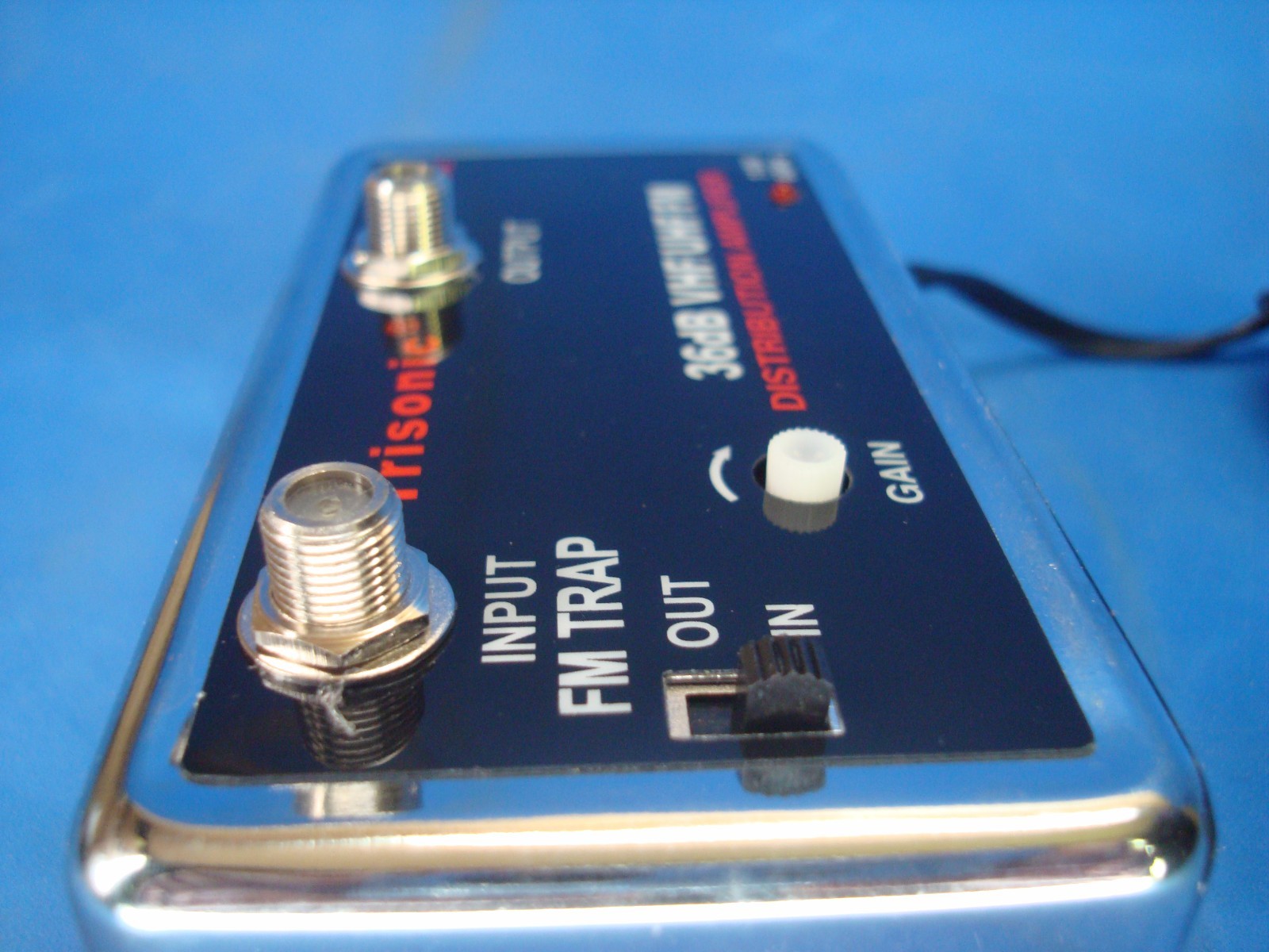 36DB CABLE TV ANTENNA INLINE BOOSTER COAX SIGNAL AMPLIFIER WITH GAIN