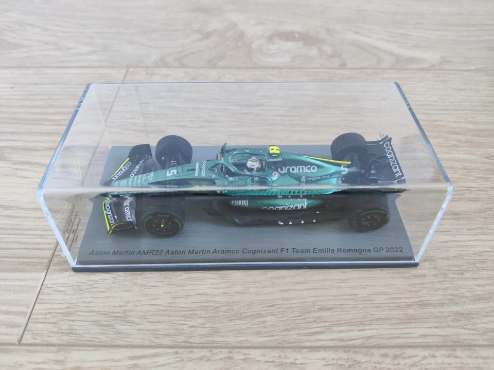 F1 Aston Martin AMR22, Sebastian Vettel, 8º GP Emilia Romagna 2022, Spark, 1:43 Foto 3 de 4