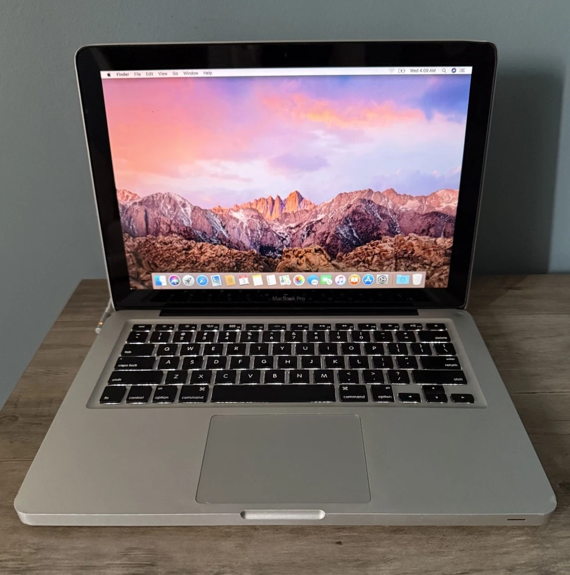 MacBook Pro macOS 10.13, High Sierra Intel Core i5 3rd Gen. Apple