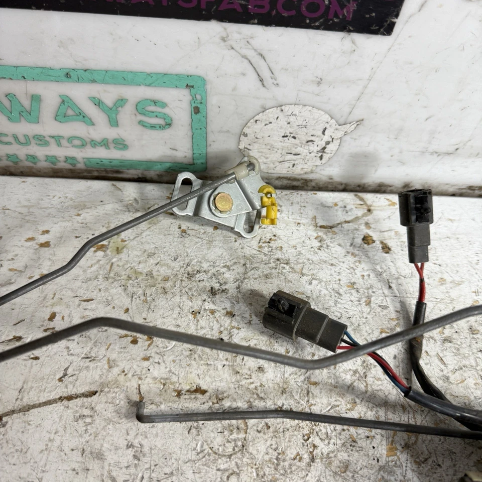 89-94 Nissan 240sx Right Door Latch, Handle, & Lock Assembly w/ Rods S13 - Image 3 of 4