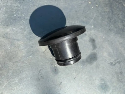 New Old Stock Ford Oil Filler Cap OHV - OHC Escort Cortina Capri - Image 1 of 3