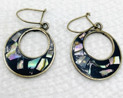 Vintage Estate Hook Alpaca Silver Mexico Dangle Earrings Black Shell E3