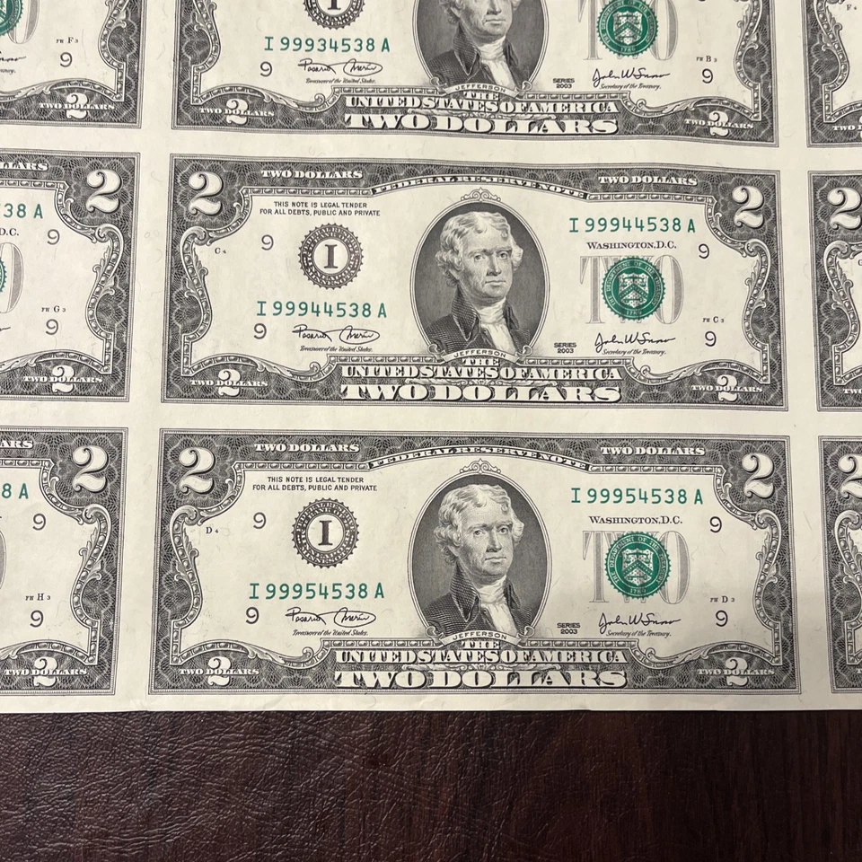 Mint condition 2 dollar bills uncut/uncirculated sheet of 32 complete notes - Image 2 of 4