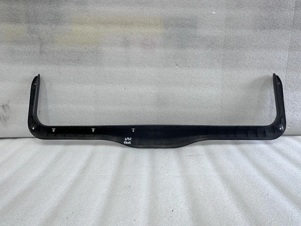 1995 1996 1997 1998 1999 2000 LEXUS LS400 TRUNK SILL LATCH TRIM PANEL Foto 2 de 4
