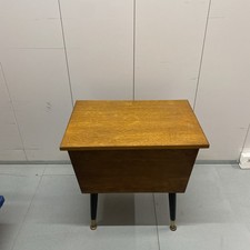 Mid Century Nähkästchen Beistelltisch Vintage Retro mit Inhalt Faden, Schnittmuster +