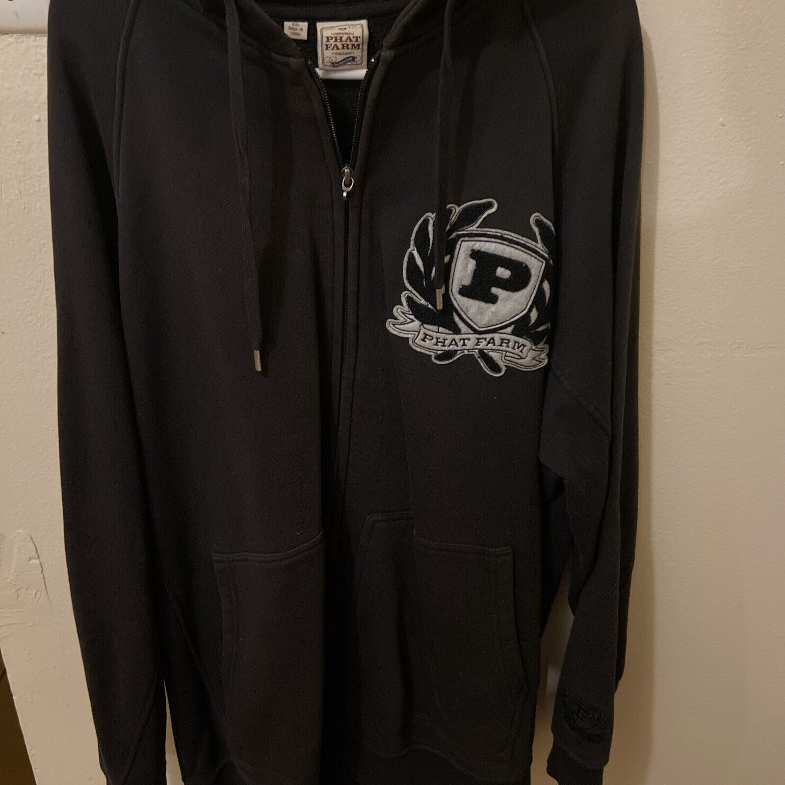 Picture 2 of 8