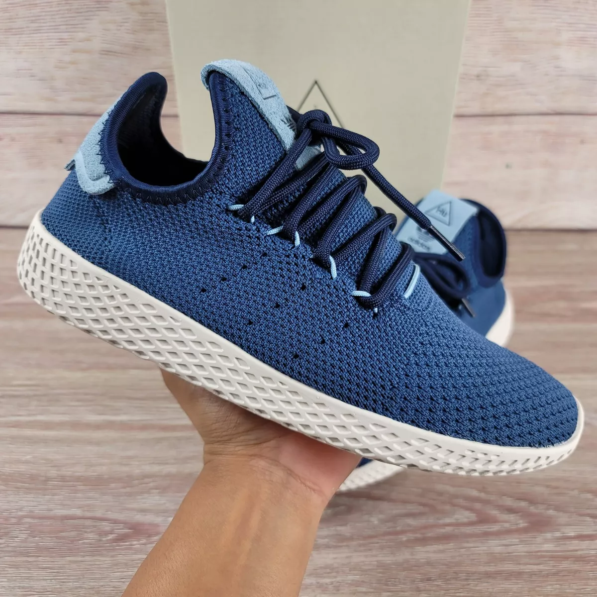 NEW Adidas x Pharrell Williams Tennis Hu Shoes Women's Size