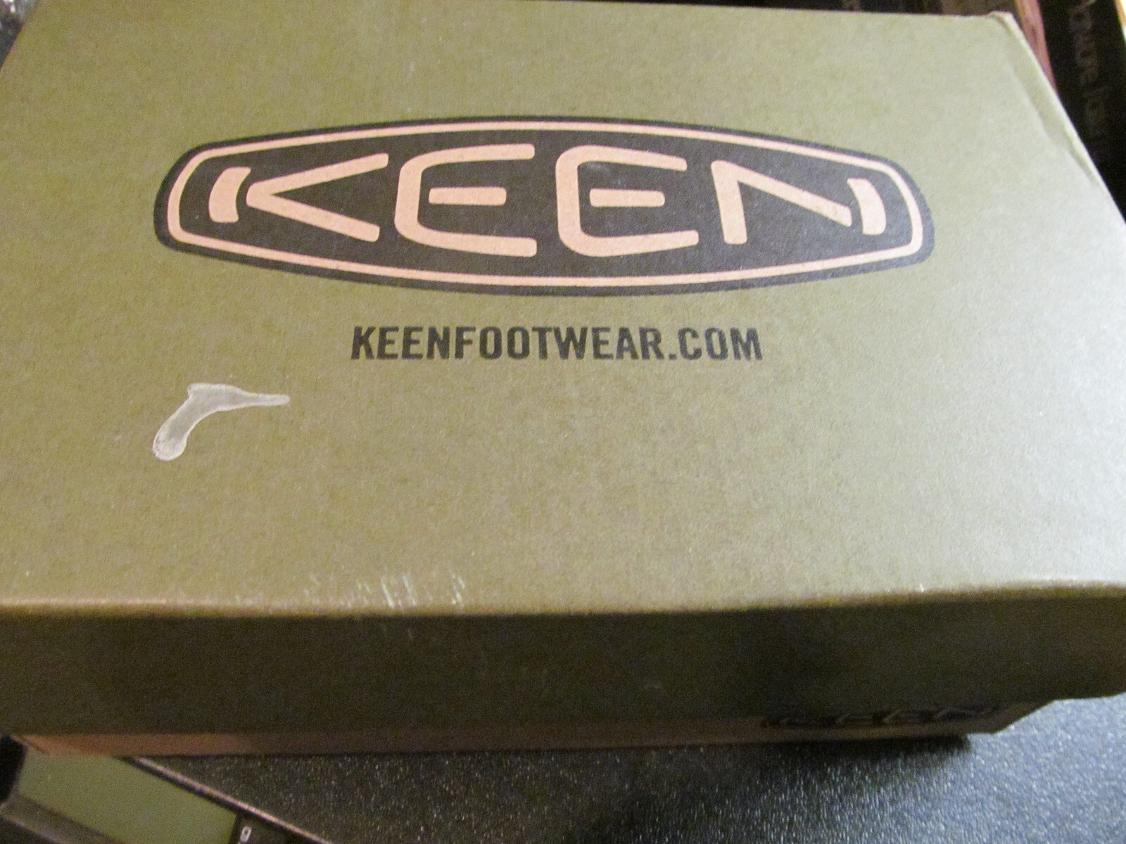 KEEN *Appassionati sandali taglia sei giovani Newport H2 mimetici bronzo verde schiacciato scarpe bambini