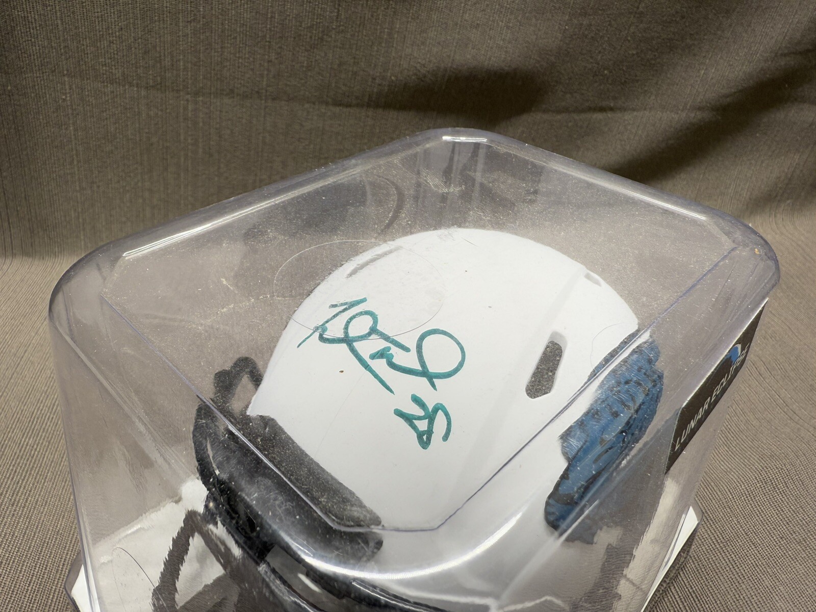 Picture 3 of 9