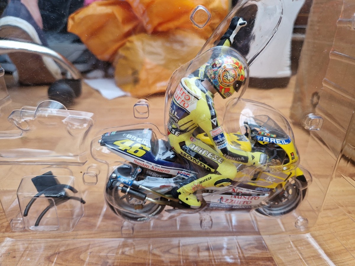 ミニチャンプス 1/12 ホンダ NSR500 ロッシ 2000 フィギュア付 MINICHAMPS 1/12 HONDA NSR500 DONINGTON 2000 VALENTINO ROSSI