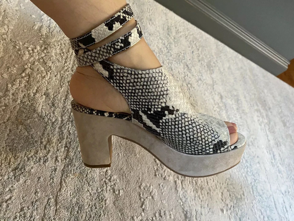 DELMAN SANDALS WEDGES HEELS SHOES PLATFORM BEIGE 9 M SNAKE SKIN SUEDE WRAP TAUPE - Image 3 of 4