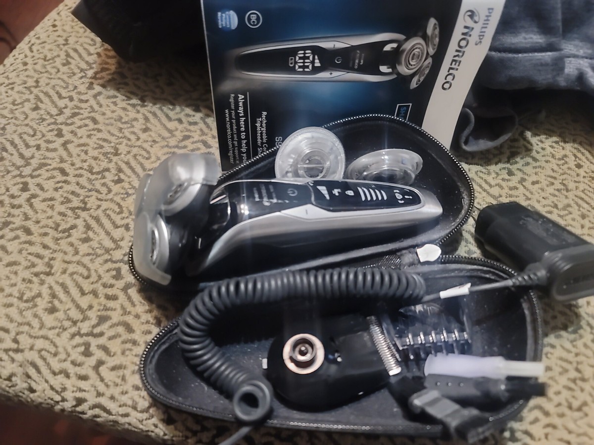 Philips Norelco 9000 Series 9800 Wet / Dry Rechargeable Shaver