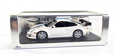 RUF RGT (2007) weiß/blaue Streifen in OVP mit Acrylabdeckung 1:43 Spark - NEU