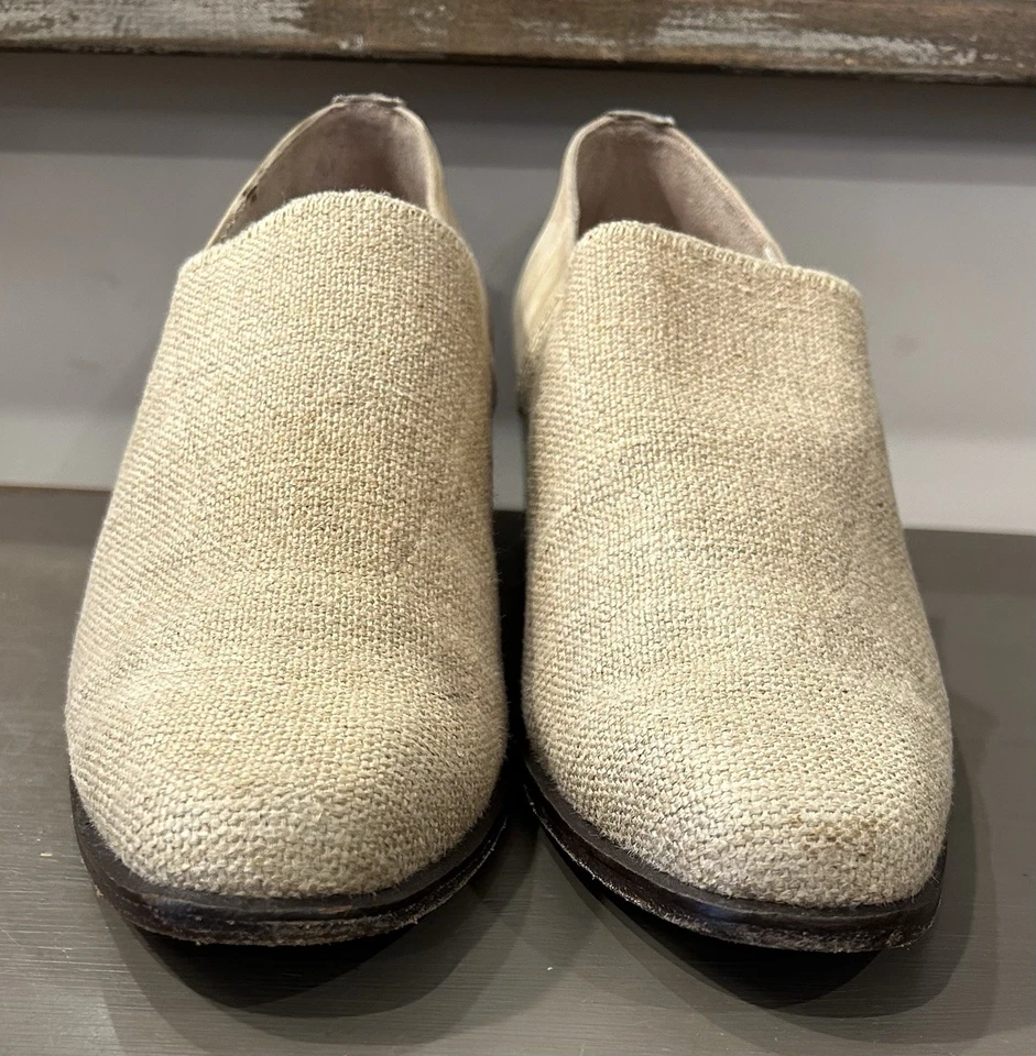 Zapatos sin cordones Donald Pliner color topo/avena con tacón bloque para mujer talla 8M” Foto 4 de 4