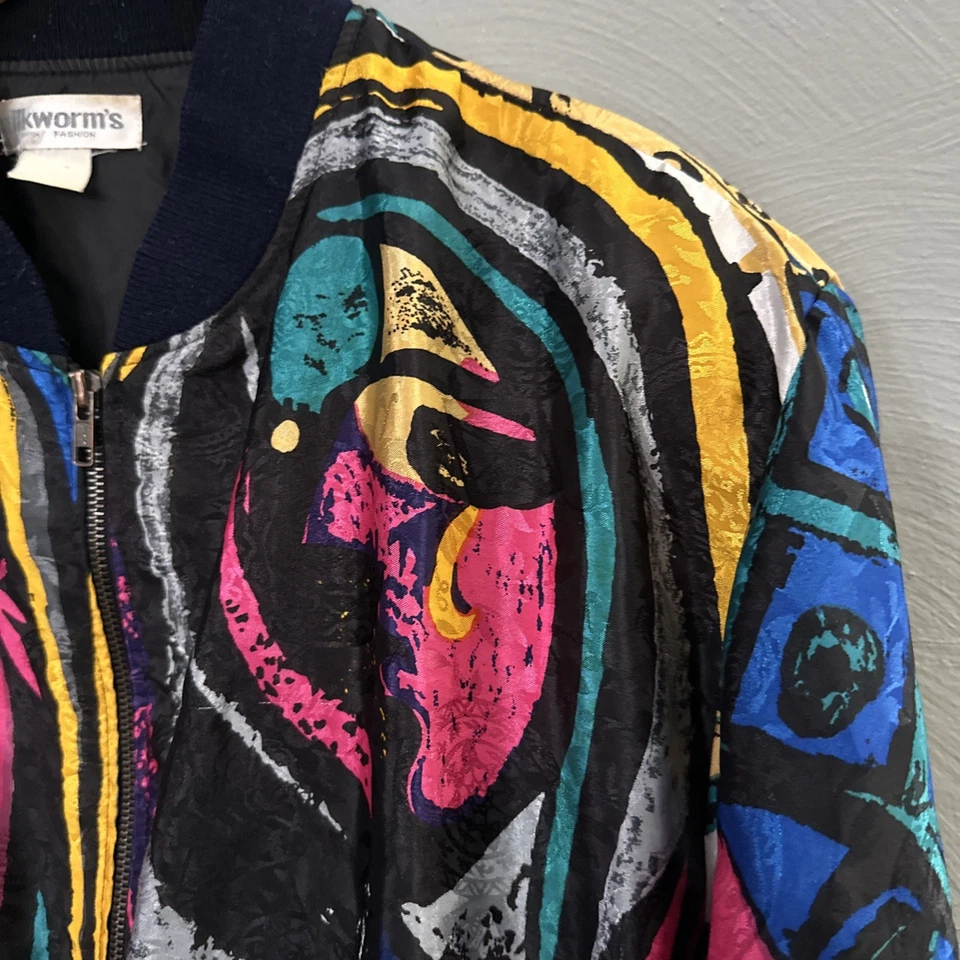 Jaqueta Bombardeiro de Seda Vintage Picasso Tamanho Grande Multicolorida Estampa Total Casaco Anos 80 - Imagem 3 de 4