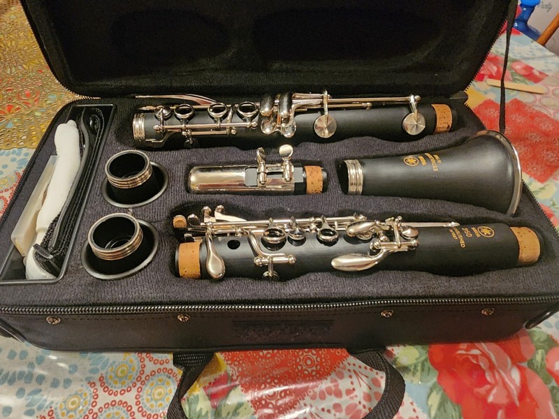 Yamaha 250 Bb Clarinet Black Plastic Closed Hole Adjustable Thumb Rest w/Case