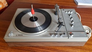 Giradischi amplificatore Philips GF660