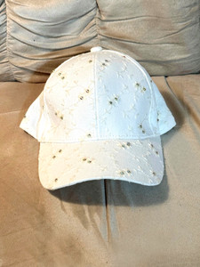 Wonderly Womens Hat Cap  with Rhinestones -White - NEW without tags
