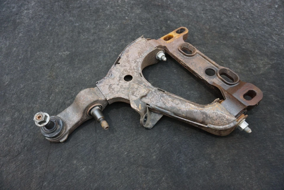 Juego 2 Brazos de Control Delanteros Izquierdos Superior e Inferior OEM 15219429 Chevrolet SSR 2003-06 Foto 2 de 4