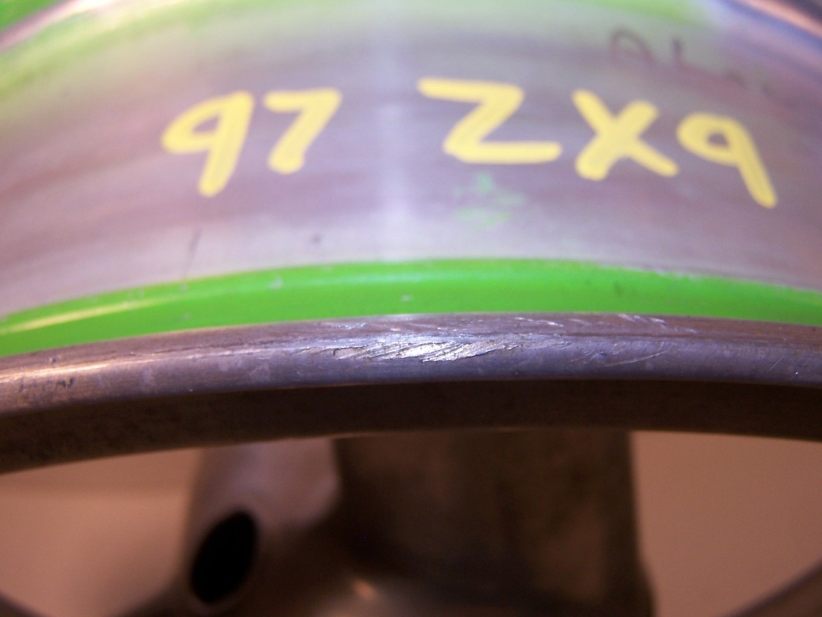 1994 - 97 KAWASAKI ZX9 REAR WHEEL RIM 41073-1547-GE ZX 9R 7