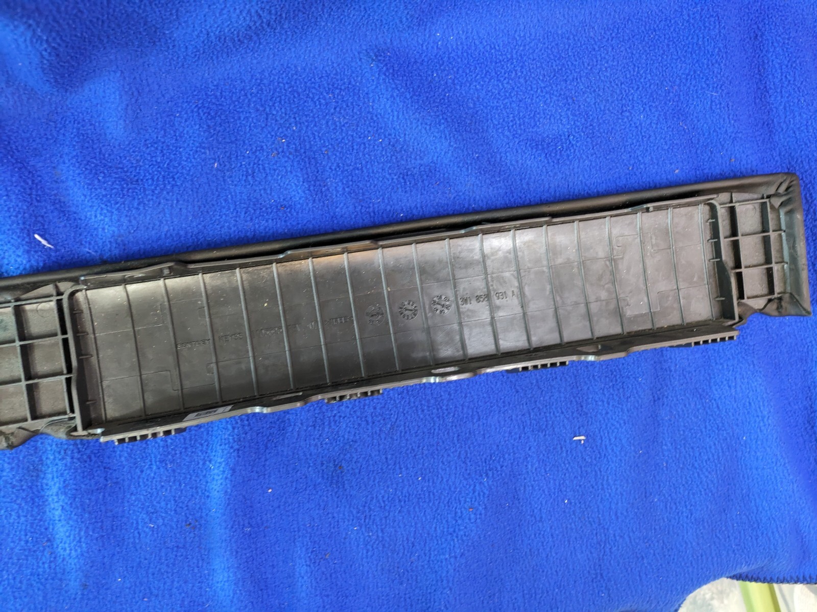 Bentley Flying Spur W12 Front Left knee under Bezel Cover Trim Panel 06-18