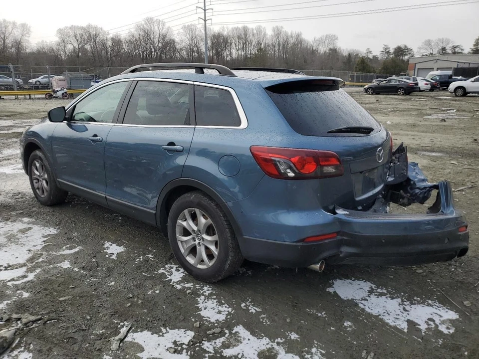 Used Washer Fluid Reservoir fits: 2014 Mazda CX-9 large capacity level sensor Gr - Image 2 of 4