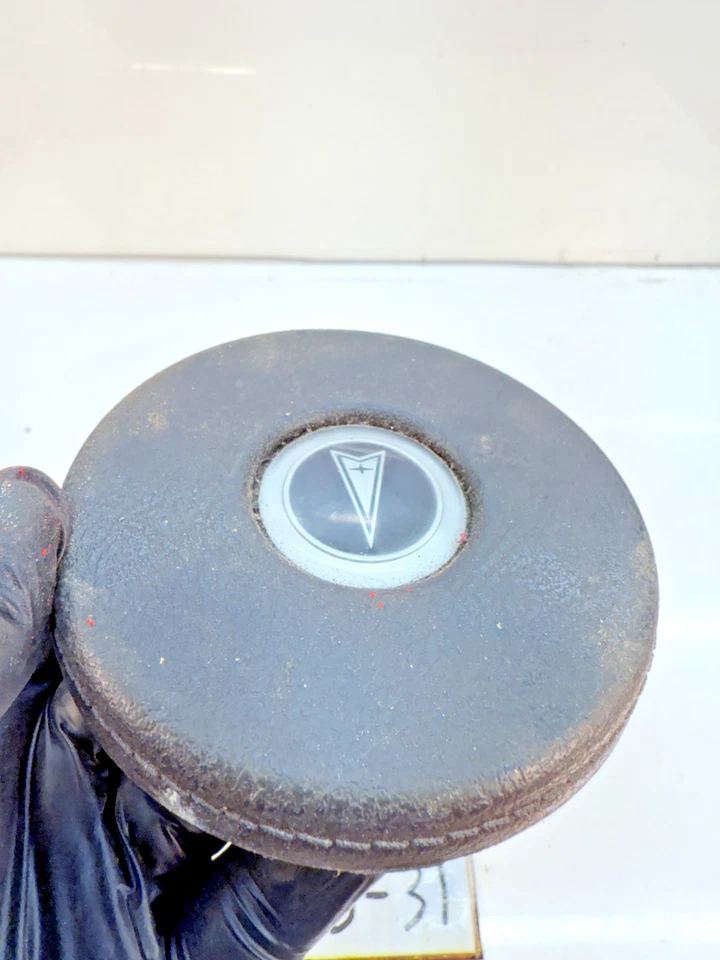 OEM 1982 - 1987 Pontiac T1000 Horn Button 1971 - 1981 Camaro B3-31 - Image 3 of 4