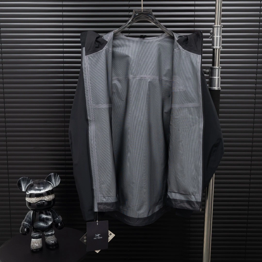 Arcteryx BETA LT winter Jacket Men’s Black Size L new - product detail image 9