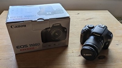 Canon EOS 1100D schwarz mit Objektiv EF-S 18-55mm 3.5-5.6 IS II